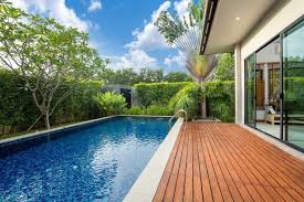 12 Contemporary Swimming Pool Designs
