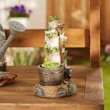 Solar Lighted Rotating Frog Statue Lamp