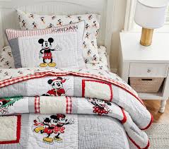 Disney Mickey Mouse Holiday Quilt