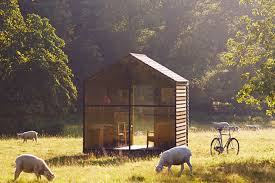 Rotating Shed That Chases Natural Light