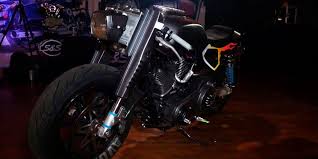 Custom Harley Davidson Dyna S S T124