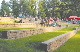 Retaining Walls Provide Outdoor Seating