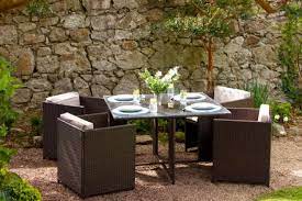 How To Create An Outdoor Room With