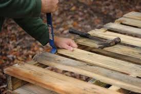 Use A Wooden Pallet To Your Tools