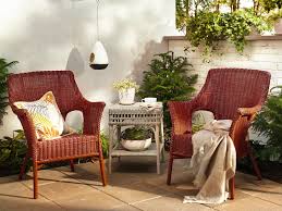 Decorate With Colorful Wicker Furniture