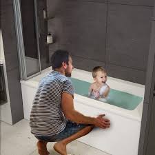 Bi Fold Framed Bath Screen Tub Door