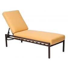 Salona Adjustable Chaise Lounge