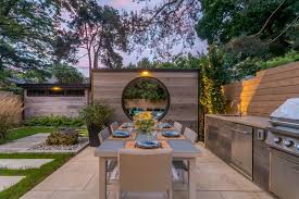 Belvale Avenue Contemporary Patio