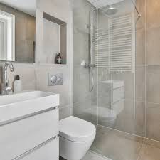 Essential Tips For Small Bathrooms