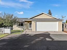 340 54th St Springfield Or 97478 Zillow