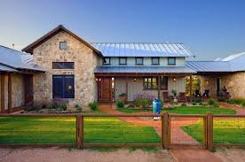 Rustic Ranch House Designed For Family