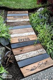 Garden Walkway Ideas Using Reclaimed