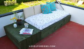 Patio Day Bed With Wood Pallets