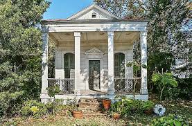 Greek Revival Cottage On Moss Street