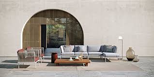 Choosing Contemporary Outdoor Furniture