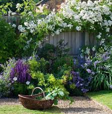 Pretty Country Garden Design Small