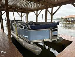 Used 1990 Sun Tracker 24 Party Barge