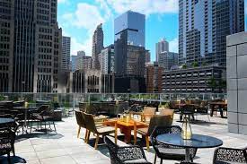Patio Dining On The Magnificent Mile