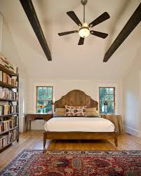 bedrooms with ceiling beams