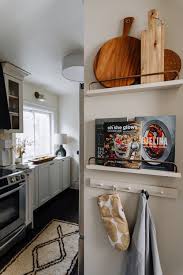 Decorate Floating Shelves In The Kitchen