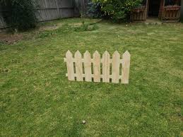 Bunny Picket Fence Panel 700mm High