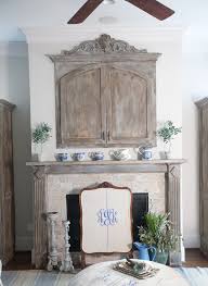 The Best Ways To Decorate A Mantel