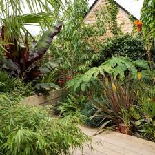 18 Lush Garden Border Ideas For