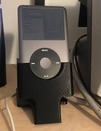 ipod classic charging display stand by