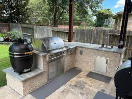 Small Outdoor Kitchen
