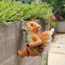 Climbing Squirrel Garden Deocr Resin