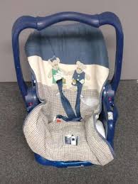Example Human Dolls And Child Seats
