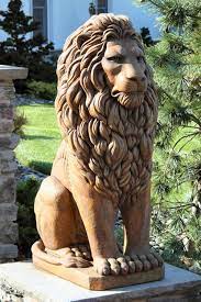 Grand Sitting Lion Cement Statue