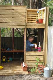 Pallet Playhouse Diy