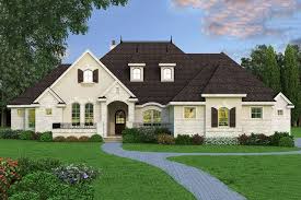House Plan With Front Courtyard
