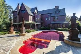 15m Gothic Mansion With Blood Red