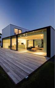 10 Eye Catching Glass House Design To