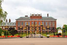 Kensington Palace Hop On Hop Off Tours