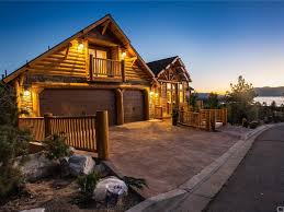 Luxury Log Cabins For