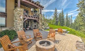 15 Stone Fire Pits To Spark Ideas For