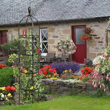 Black Metal Garden Obelisk Trellis