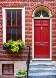 House Colors Go Well With A Red Door