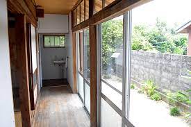 奄美の伝統建築に宿泊する 伝 泊 でんぱく