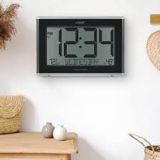 La Crosse Technology 513 05867 Int Extra Large Atomic Digital Clock With Indoor Temperature And Humidity