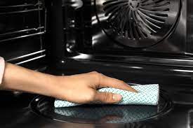 Complete Guide On How To Clean Oven In
