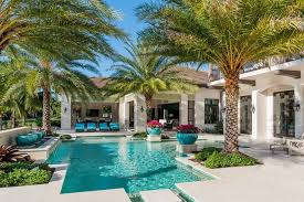 Custom Pool To Your Luxury Homes