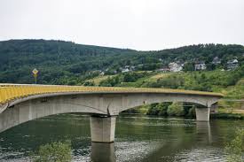 three span continuous girder bridges