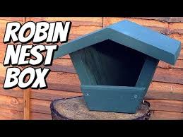 Robin Birdhouse Nest Box From