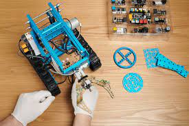 These Arduino Robot Kits Make Robots