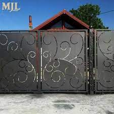 Black Decorative Iron Main Gate For