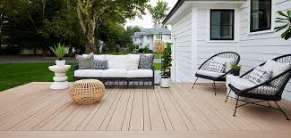 14 Cozy Small Deck Decorating Ideas To
